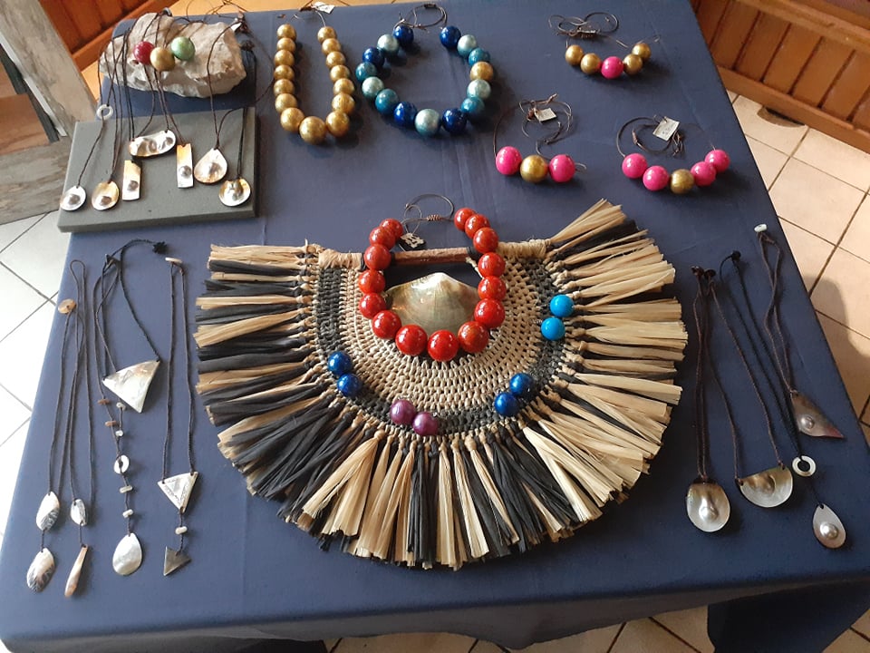 Savusavu art jewelllery